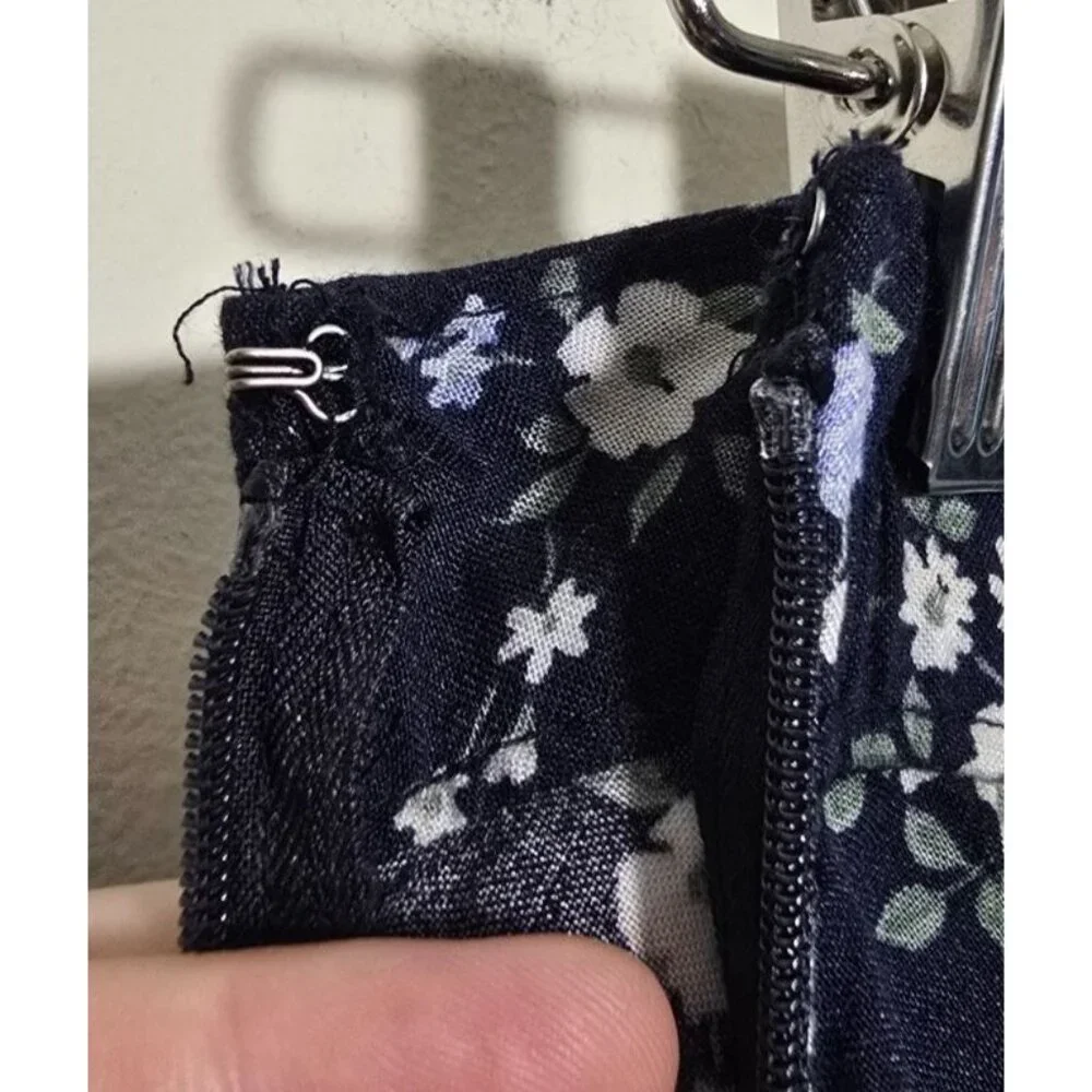 Hollister Mini Skirt Large Ultra High Rise Floral 90s Style Ditzy Casual Retro - Picture 11 of 15